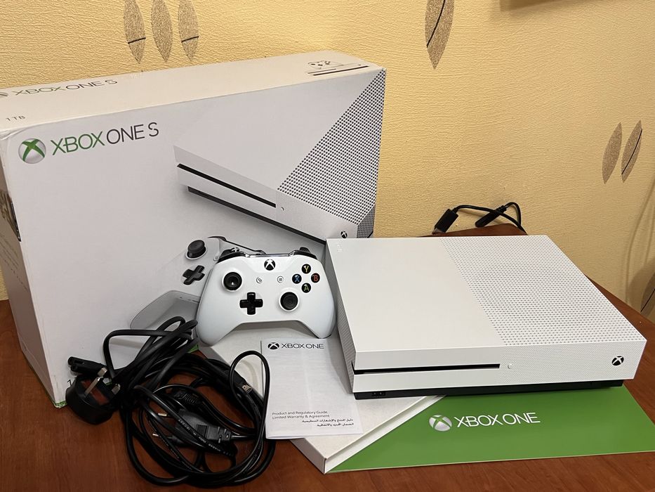Ігрова консоль Xbox One S 1TB+ 1 геймпад+ коробка!