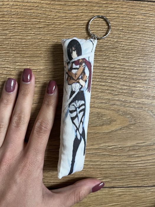 Breloczek Dakimakura mikasa poduszka mini atak tytanów