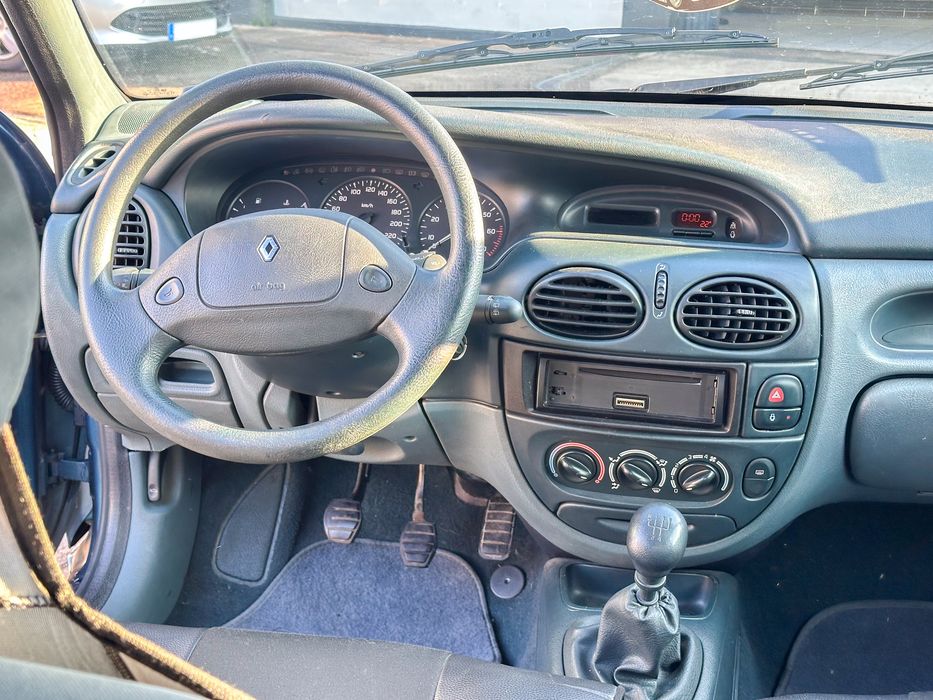 Renault megane 1.4 carro esta novo