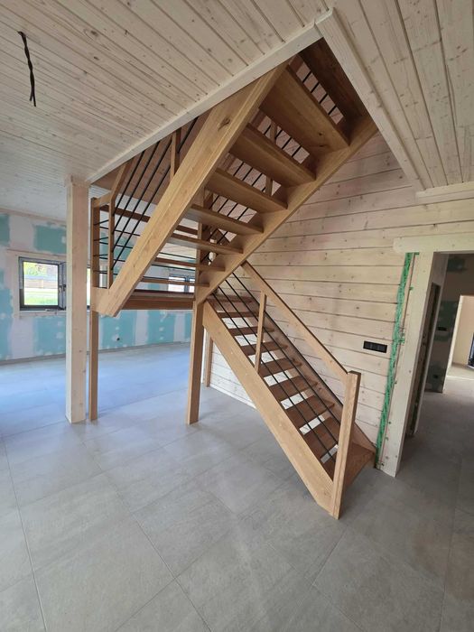 Schody drewniane na beton , samonośne