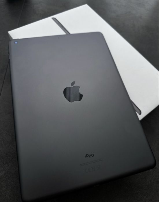 Ipad 8 ідеальний стан з коробкою