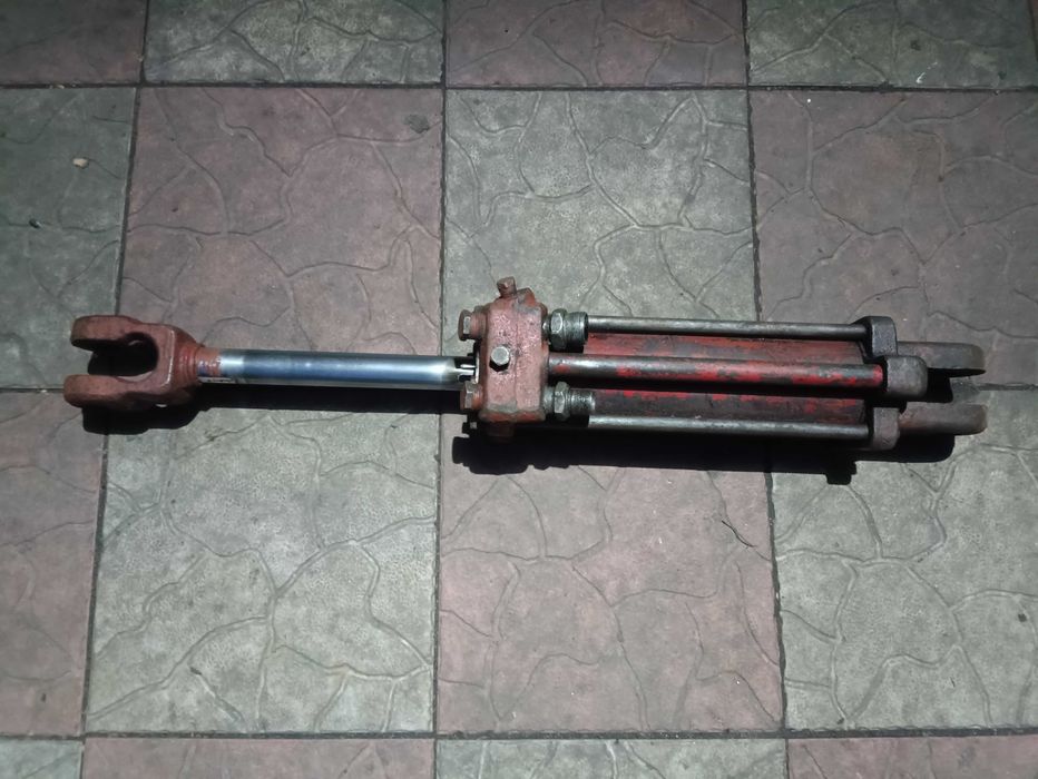 Гідроциліндр Цс 75