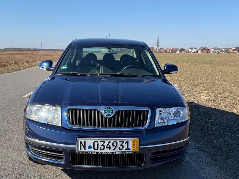 Skoda Superb седан,
