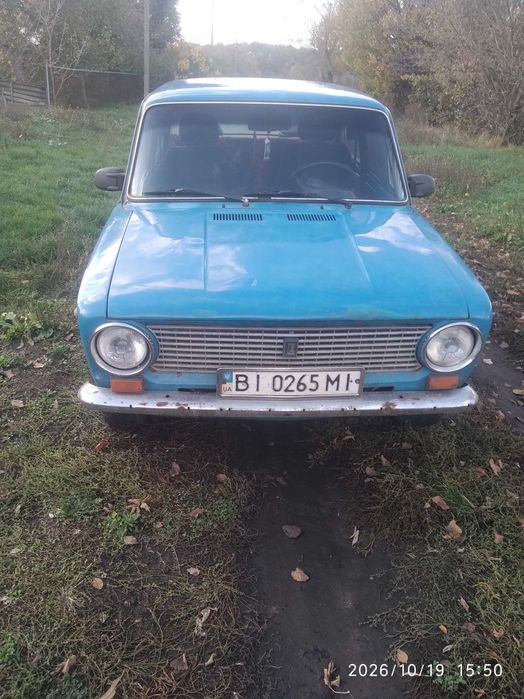Продам авто ваз 21011