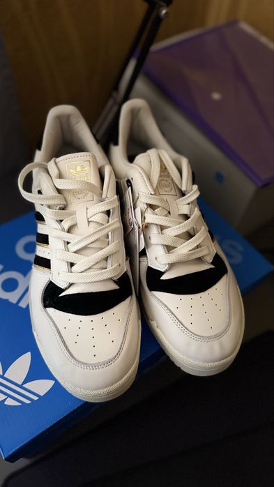 Кросівки чоловічі Adidas Rivalry Low