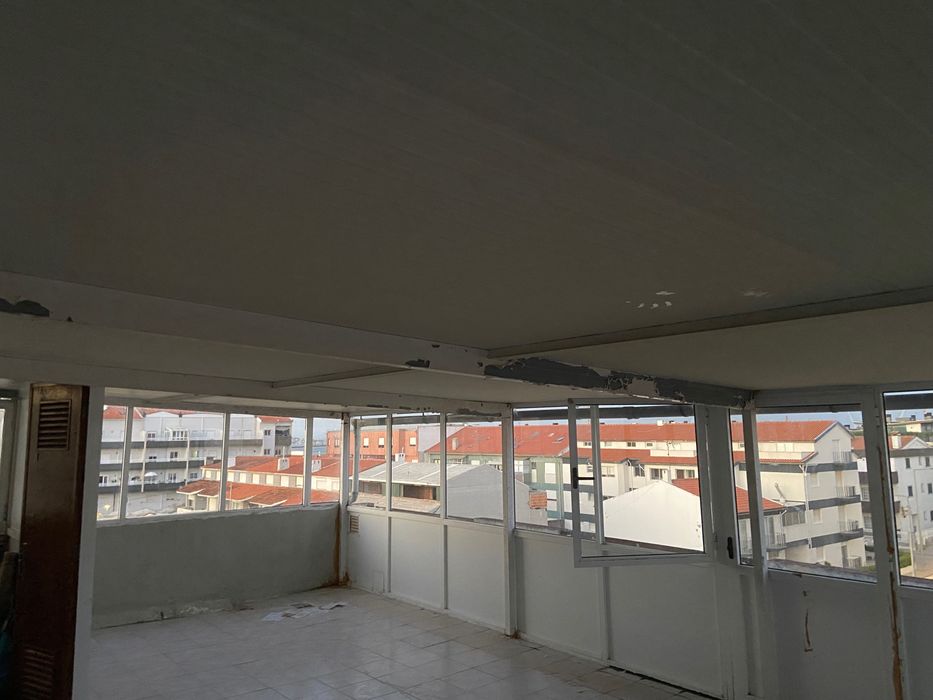 Divisorias para arrumos ou terraço