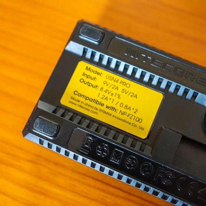 Carregador Nitecore USN4 Pro | Sony NP-FZ100 com visor