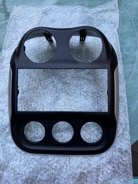 Рамка торпедо Jeep Compass/Patriot 2011-2016