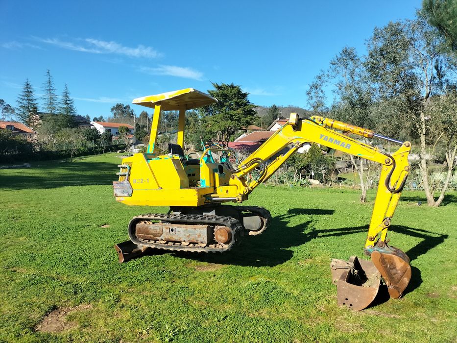 Mini giratória Yanmar B22