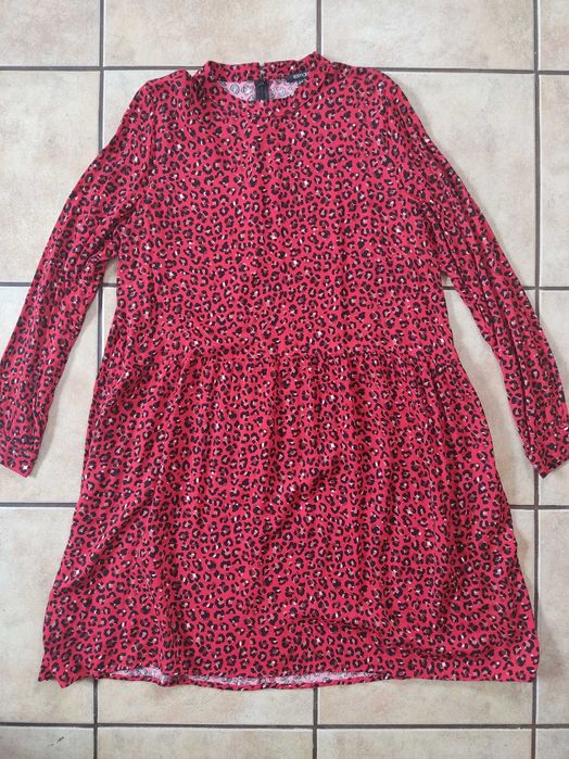 Czerwona sukienka w panterkę długi rękaw 40/42