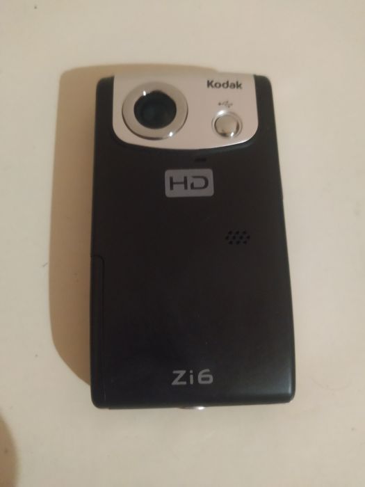 Камкордер Kodak Zi6