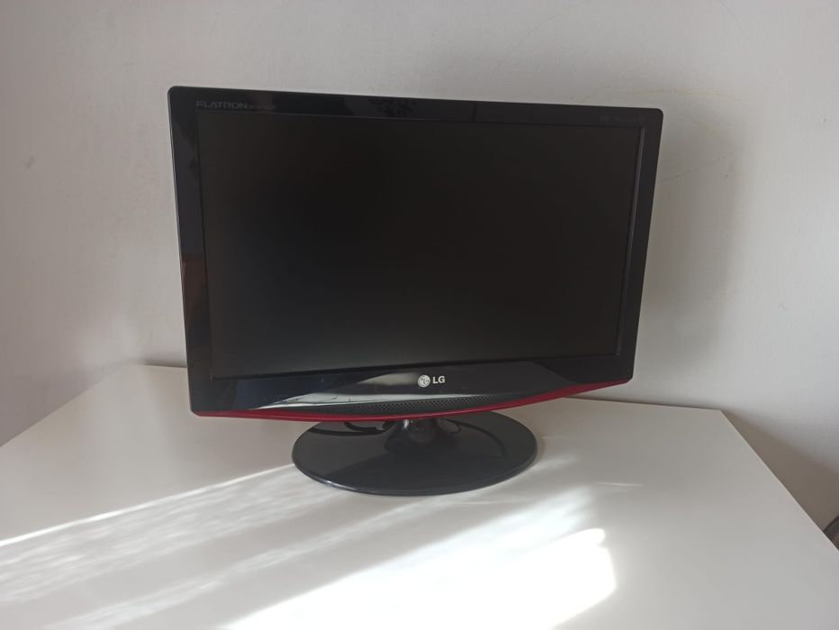 LG TV and Monitor64738265160321121