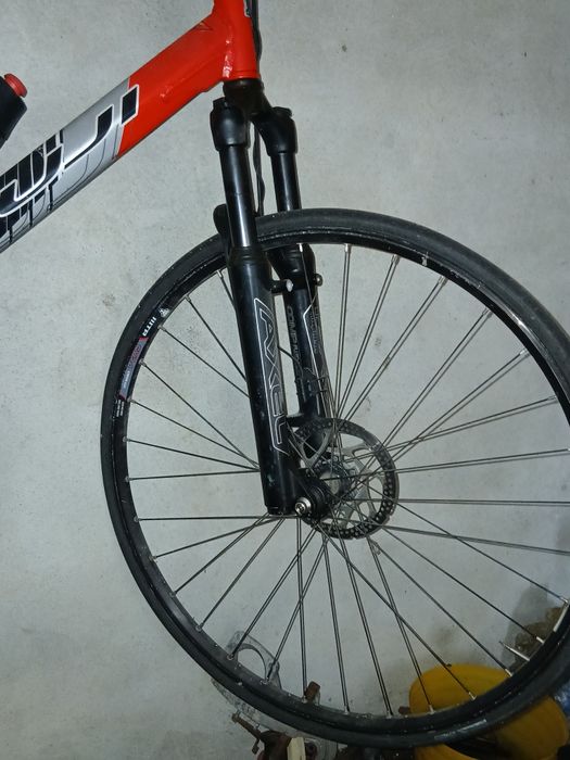 Bicicleta Fuji Sunfire com suspensão Axel