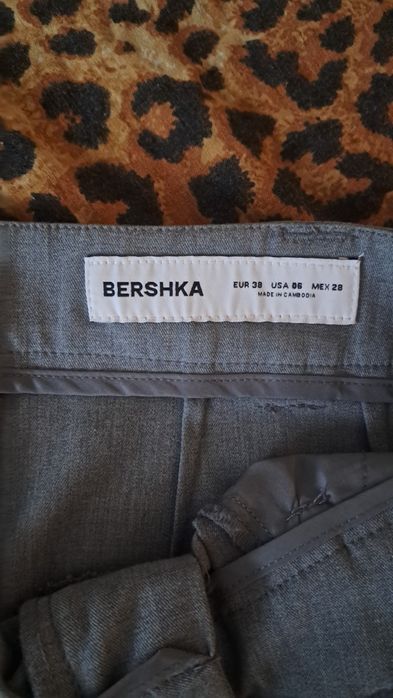 Широкі брюки з подвійної тканини Bershka 38розмір