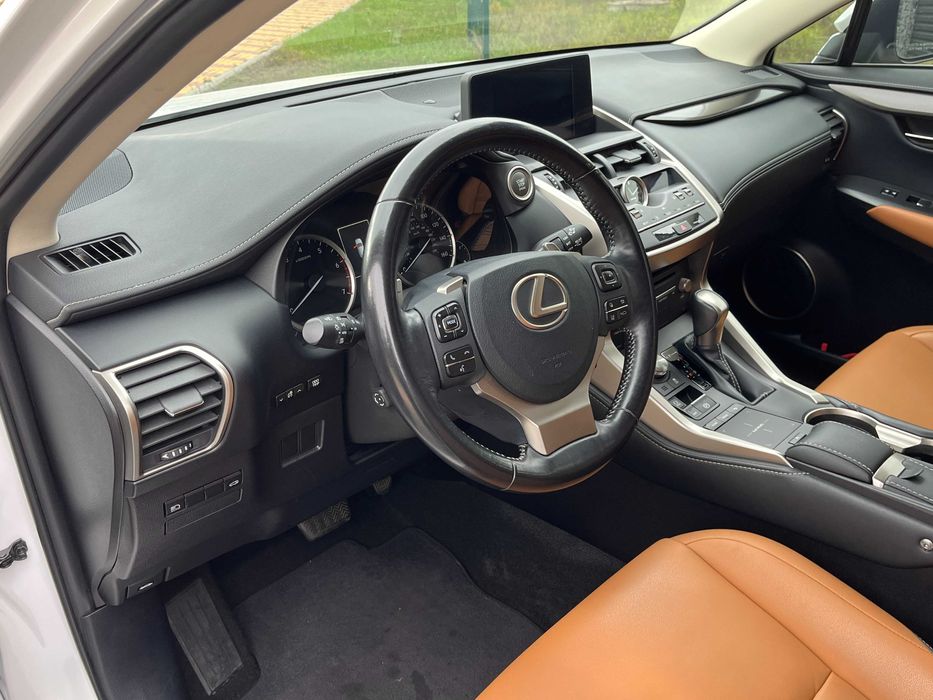 Продам Lexus NX 300