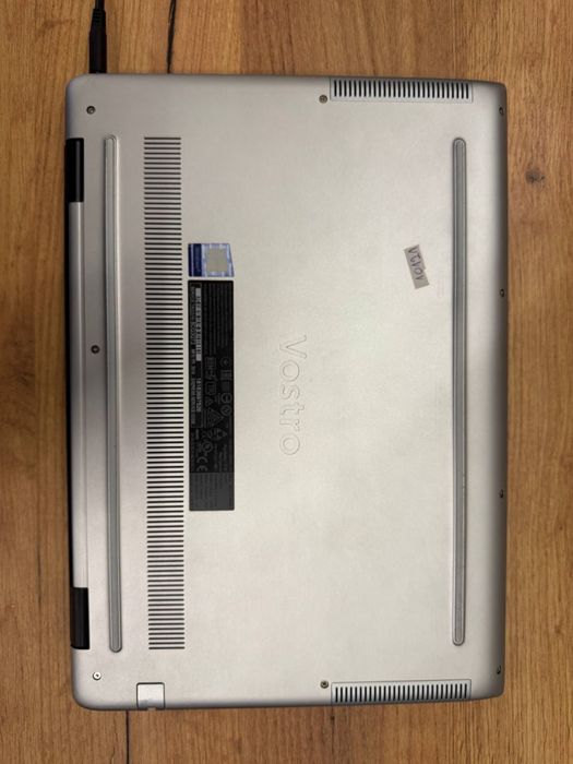 Dell Vostro 5490 14" | Intel Core i5 10 Gen | MX250 | 4GB RAM | 256GB SSD