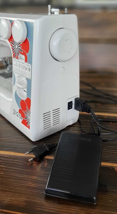 Швейна машина Janome J925S
