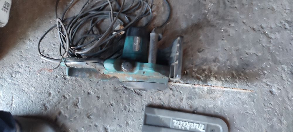 Piła łańcuchowa elektryczna Makita