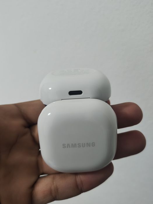 Estojo Samsung Galaxy Buds2 (SOMENTE O ESTOJO)