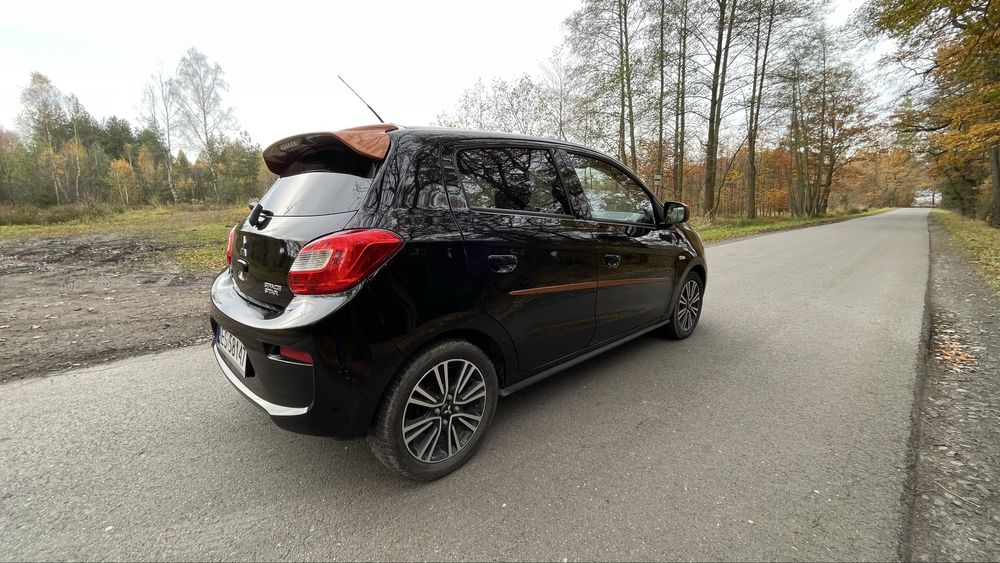 Rezerwacja Mitsubishi Space Star  1,2 Salon