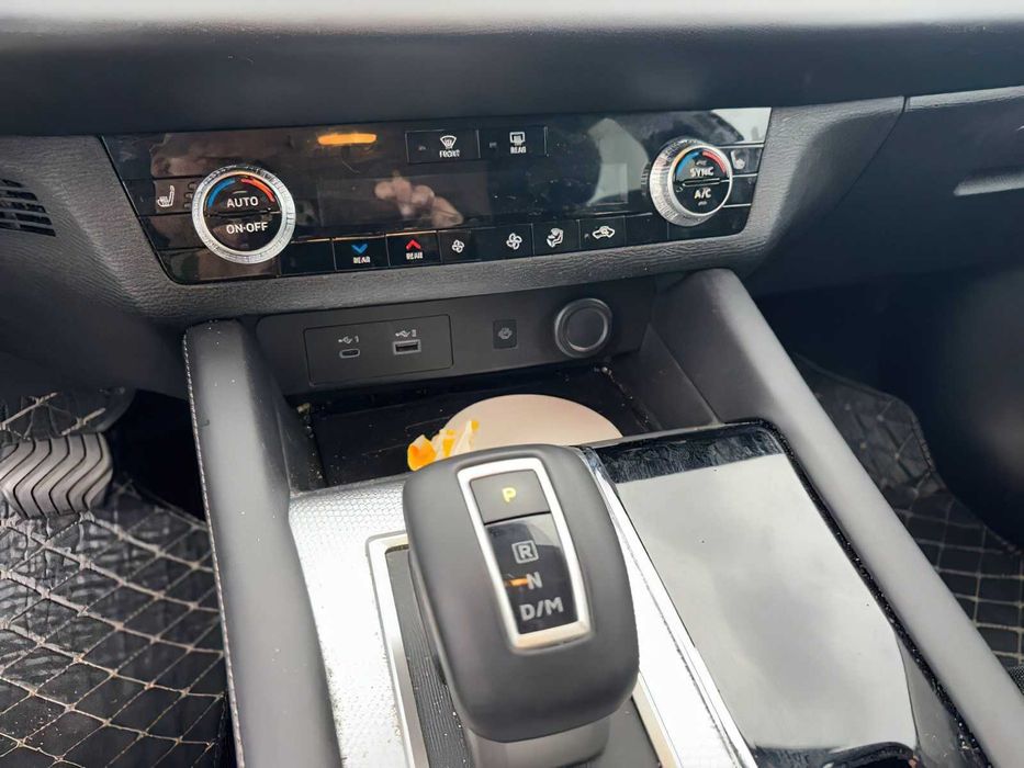 Mitsubishi Outlander      2022