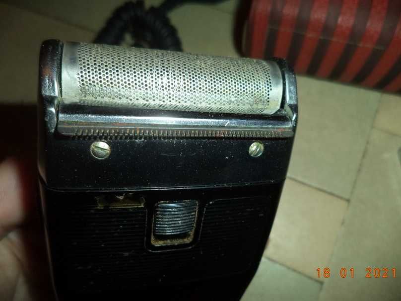 Электро бритва в рабочем состоянии