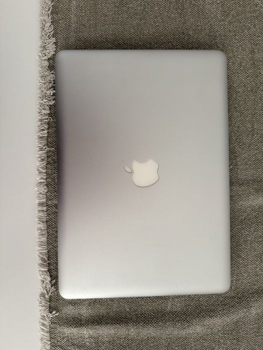 Backbook Pro 13-inch 2011444443608975953920