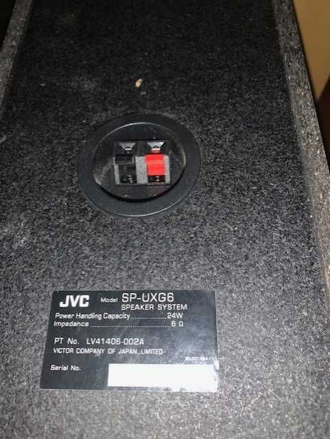 Colunas JVC modelo SP-UXG6