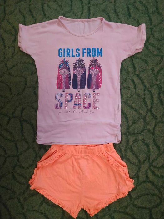 Футболочка и шортики на девочку 5-6 лет