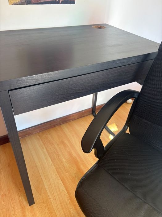 Mesa e cadeira   de escritório