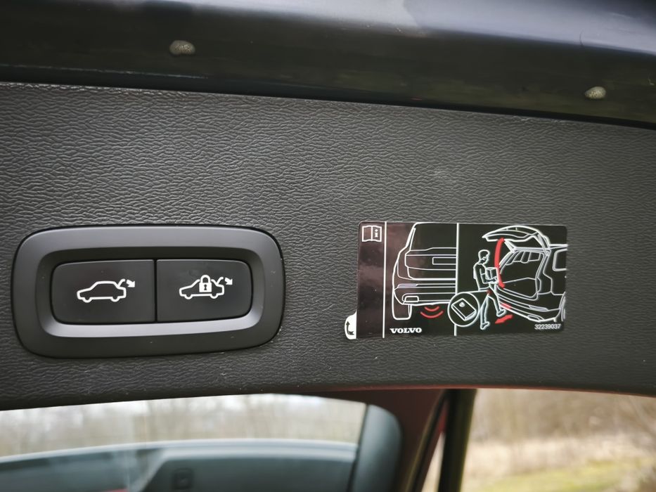 Volvo XC40 Recharge R-Line