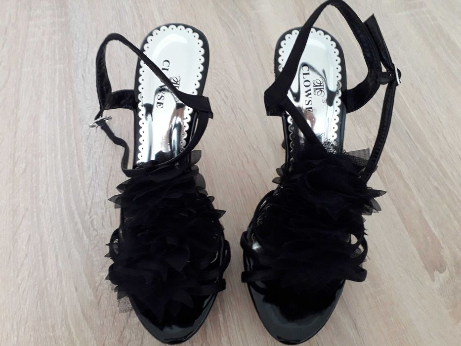 Buty na obcasie roz.36