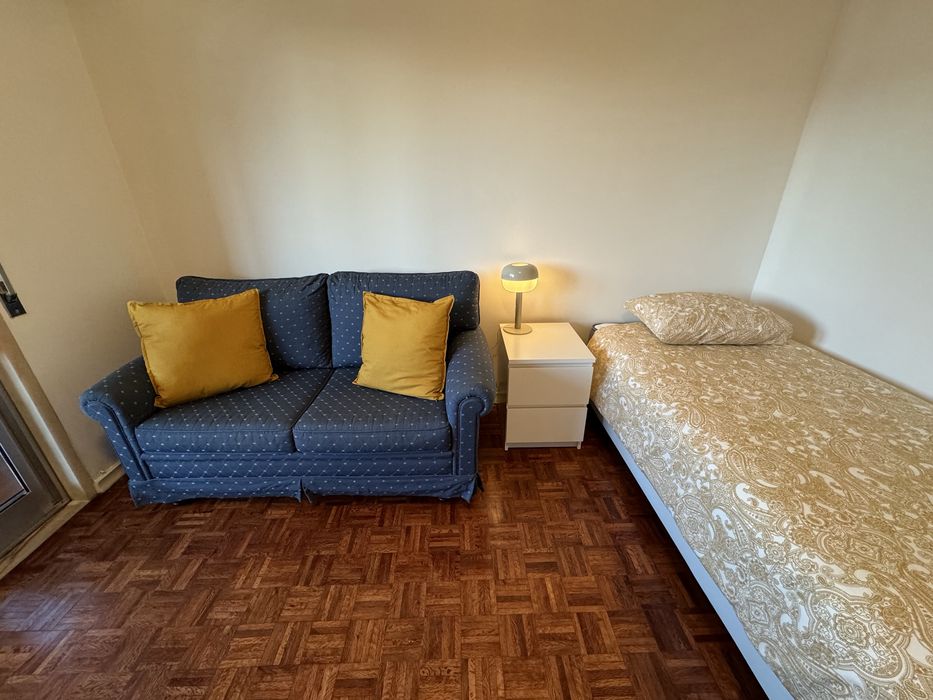 Quarto Arrendar Benfica, perto do Colombo - SETEMBRO