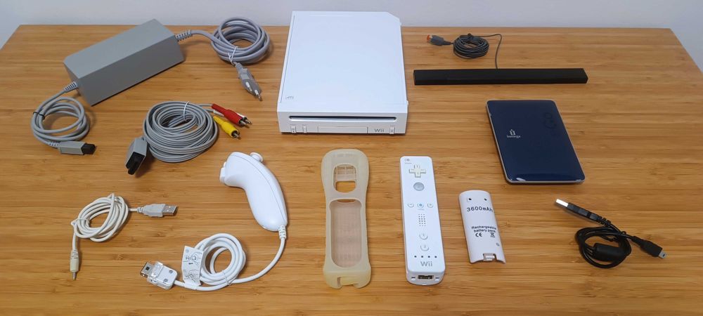 Consola Nintendo Wii Branca c/ 176 Jogos + EXTRAS