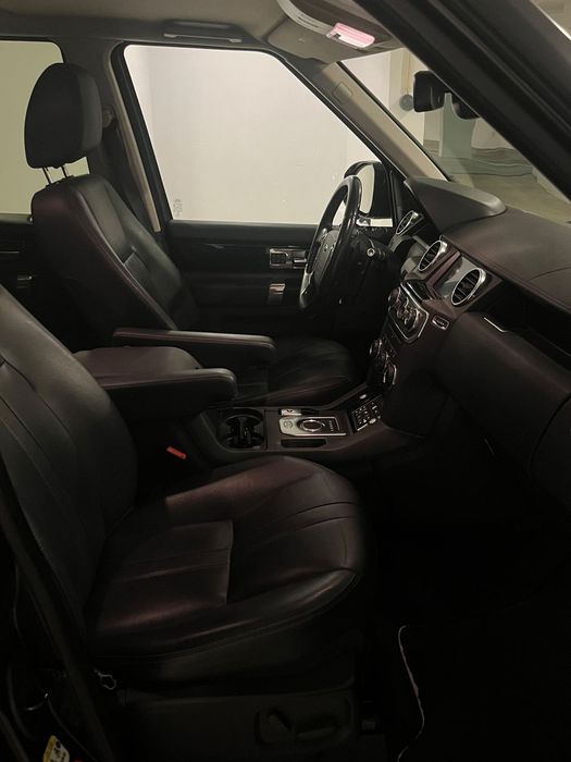 Land Rover Discovery SD V6 HSE