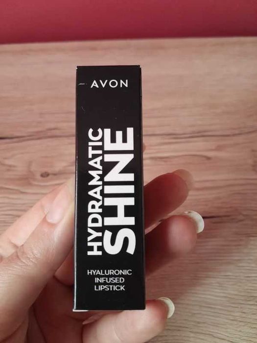 Lśniąca szminka z kwasem hialuronowym Hydramatic Shine 3,6g Bronze.