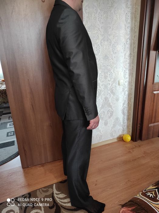 Продам мужской костюм