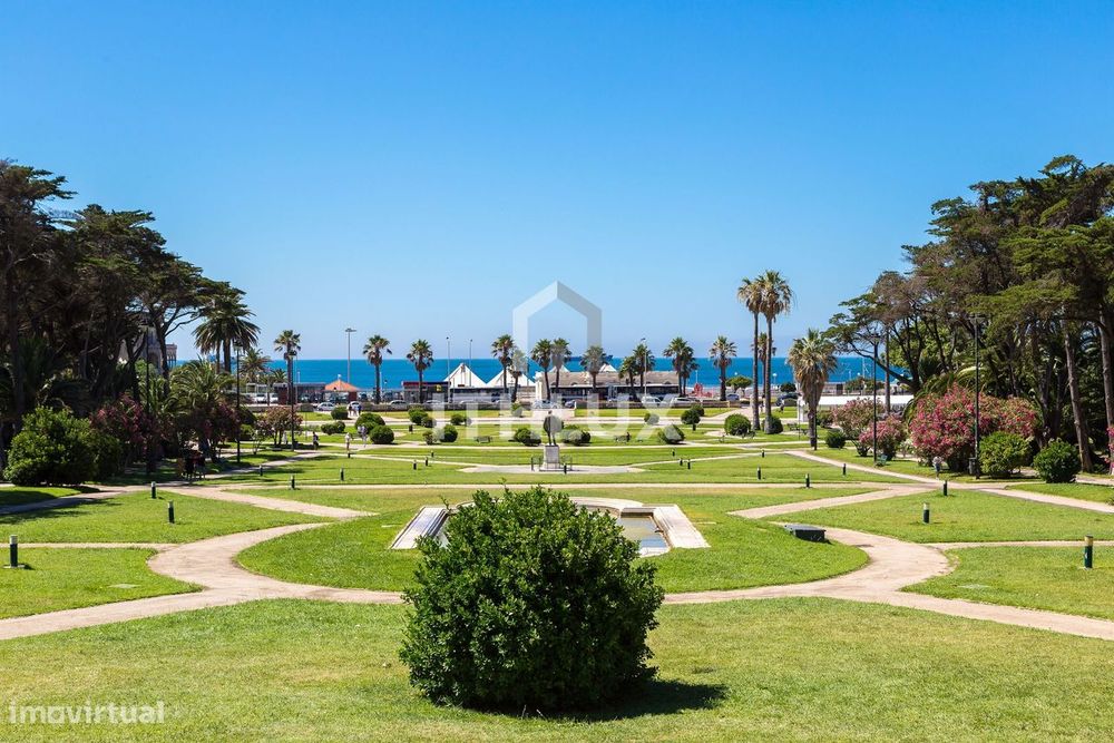 T2 na Av. de Biarritz, Monte Estoril – junto à praia