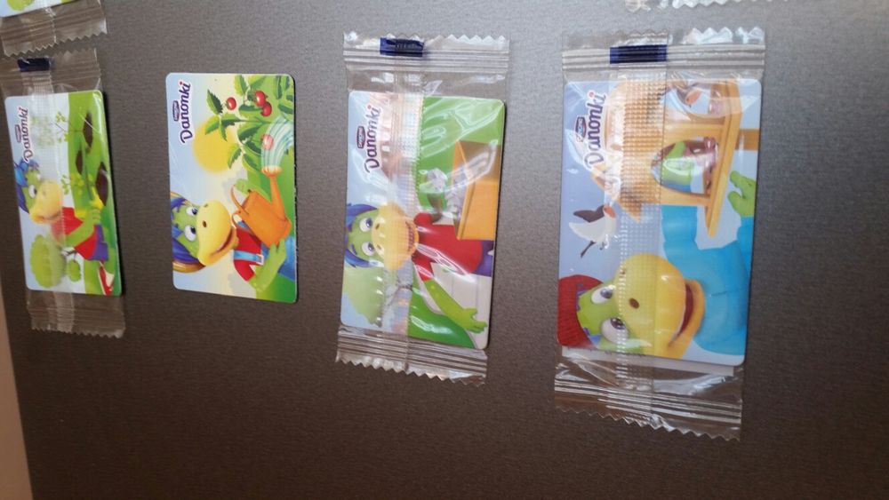 Magnes magnesy danone danonki kosmos podwodny swiat