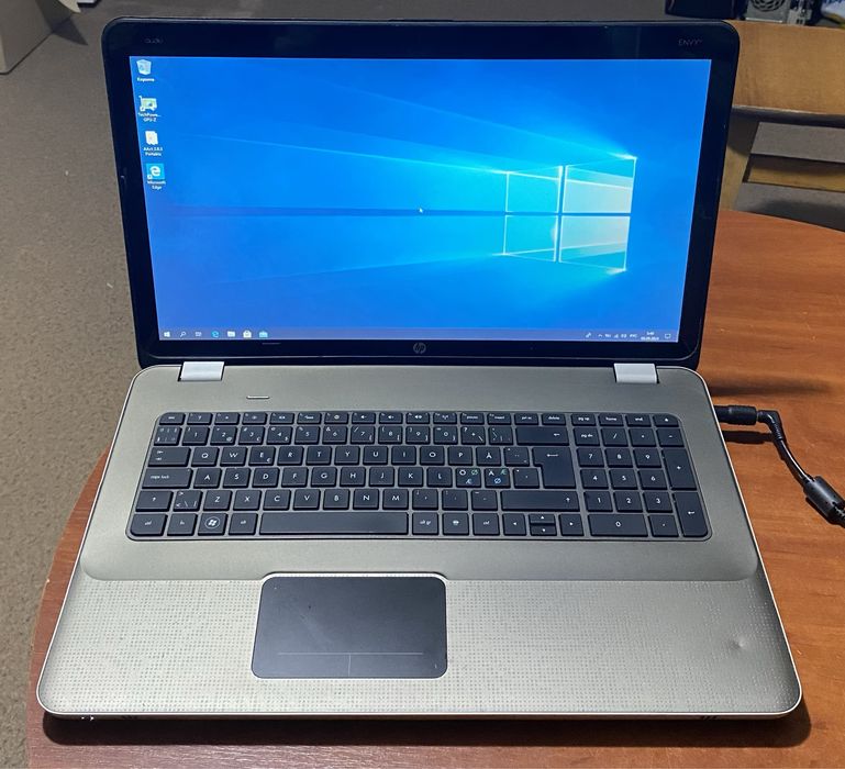 Ноутбук HP ENVY 17-1080eo 17"/4GB RAM/500GB HDD/i5 CPU! N1822