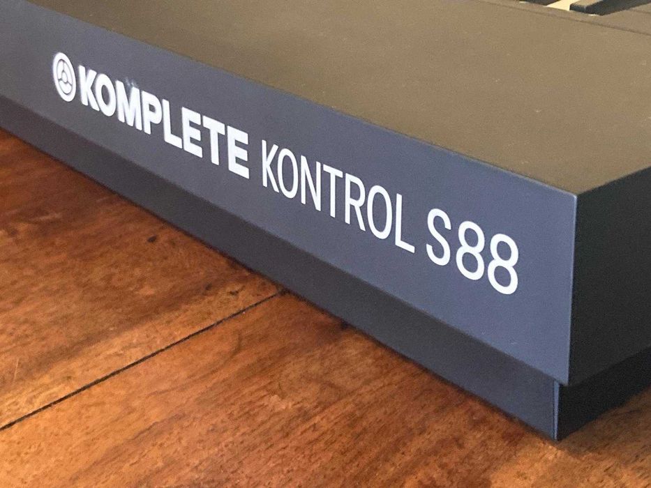 Teclado Controlador Native Instruments Komplete Kontrol S88 MK2 - Impecável / Como Novo
