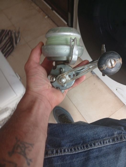 Carreto de pesca um deles raro marca brevente