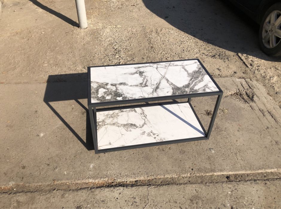 Журнальний столик