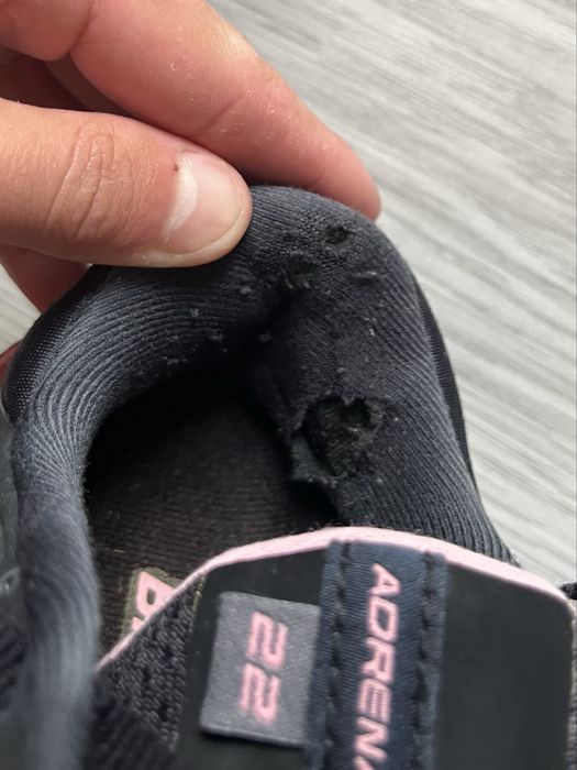 жіночі кросівки Brooks Adrenaline GTS 22