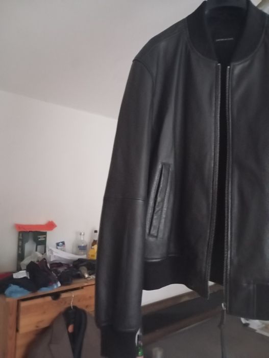 Кожаная куртка итальянского бренда.