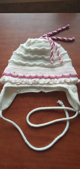 Шапка і аксесуари для дівчинки