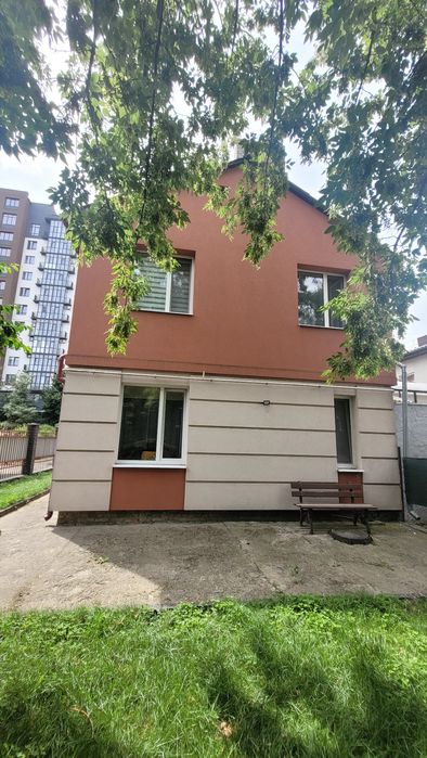 Продж частини будинку в самому Центрі по вул Мазепи.