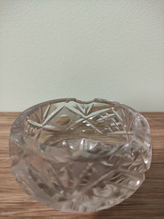 Mała kryształowa popielniczka