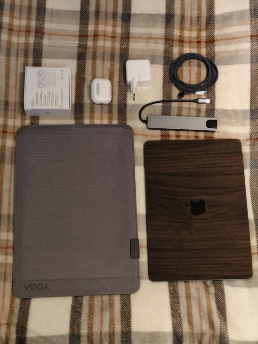 MacBook Air M2 | Stan Idealny + AirPods Pro + Etui | Zestaw