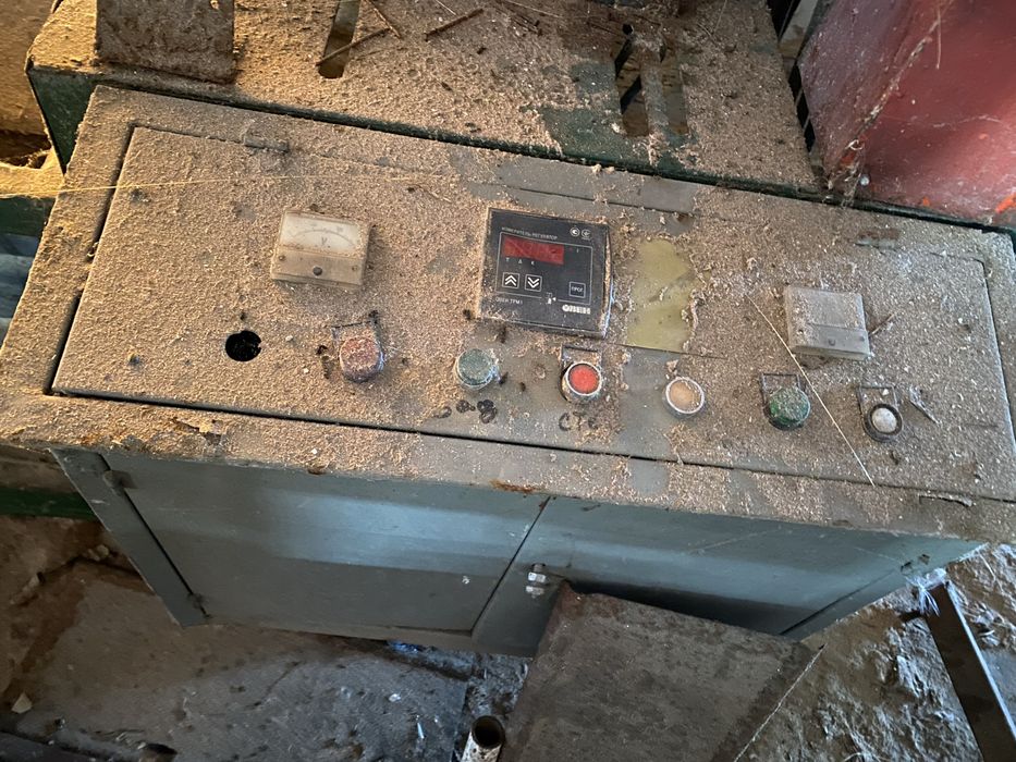 Прес для пінікею